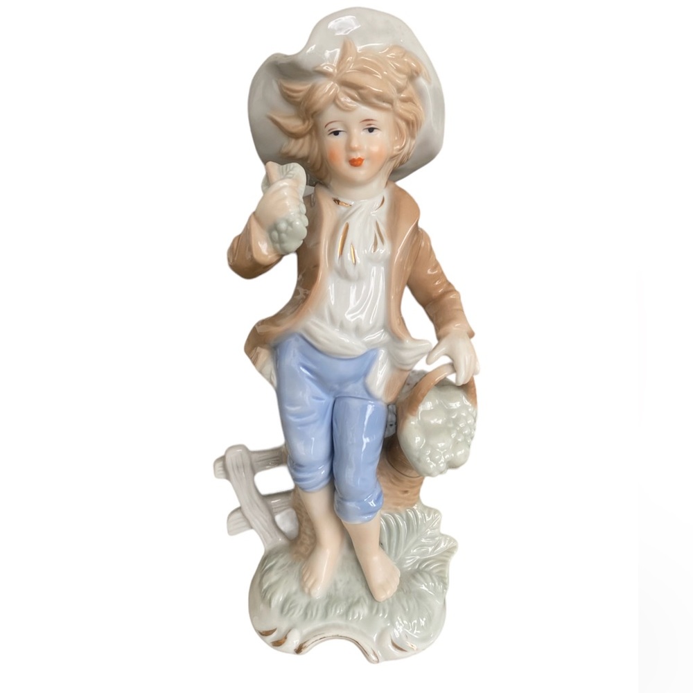 MONTI PIERRO | VINTAGE BOY WITH BASKET PORCELAIN